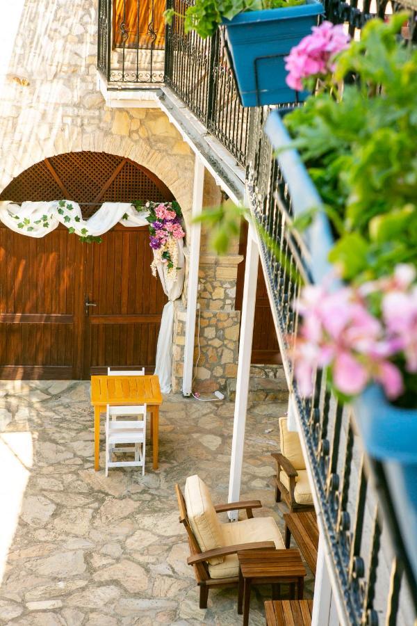 Annemin Harabesi Otel Cesme Exterior photo